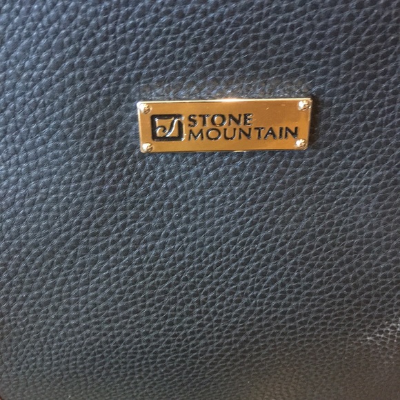 New Stone Mountain textured black pocketbook. - Picture 4 of 4
